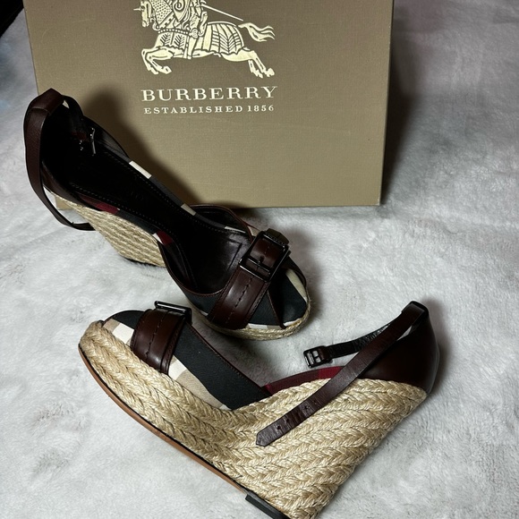 Authentic Burberry Wedged Heels - Picture 10 of 16